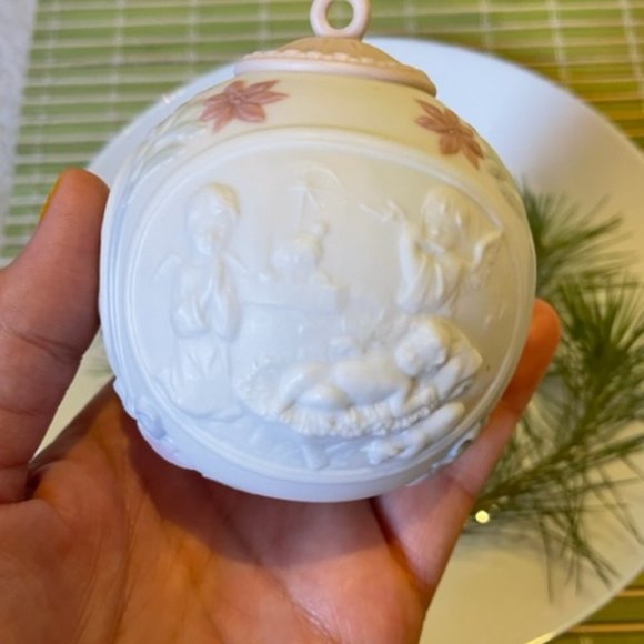 LLADRO Christmas COLLECTOR'S Ornament #235 Christ's Birth - Picture 4 of 10